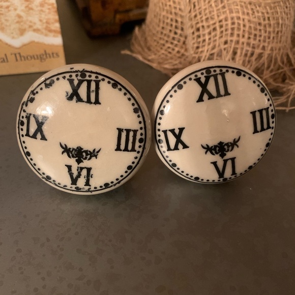 PIER1 Kitchen Pier 2 New Wine Cork Bottle Stoppers Ceramic Type